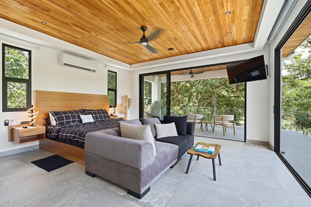 Casa La Ola Perfecta | Luxury 5-Bedroom Home with Pool Near the Beach in Hacienda Pinilla