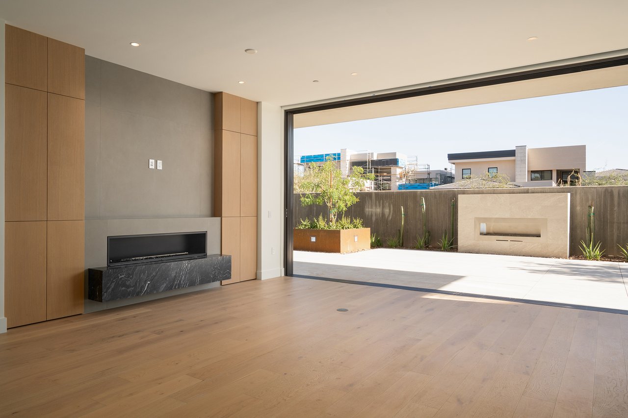 5000 N CAMELBACK RIDGE Drive, 108