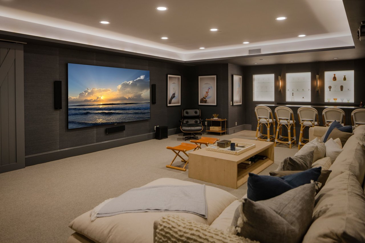 Sophisticated Coastal Design in Rustic Canyon