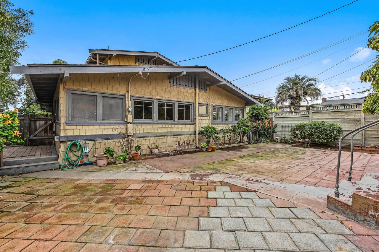 1884 Lyndon Rd San Diego, CA 