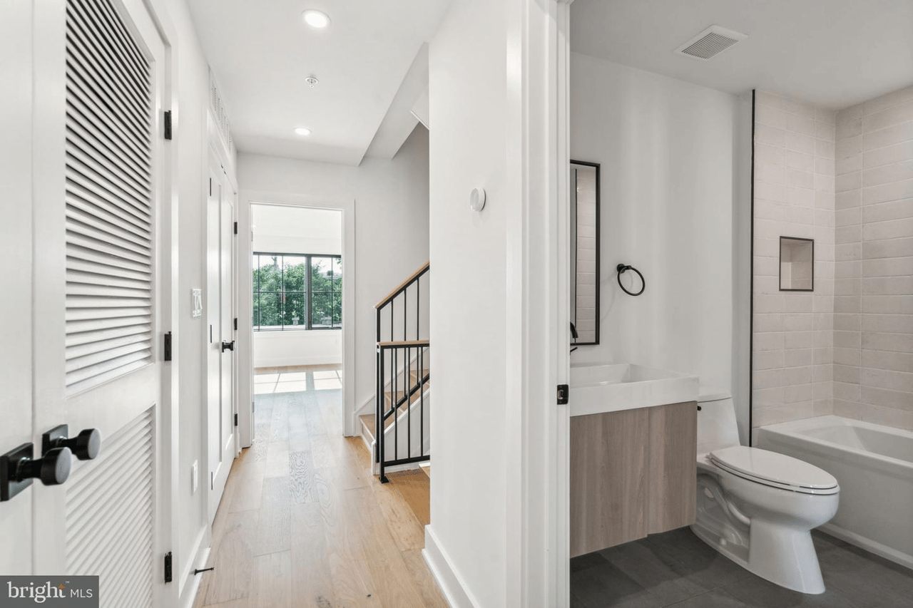930 S Bonsall St, Philadelphia, PA 19146