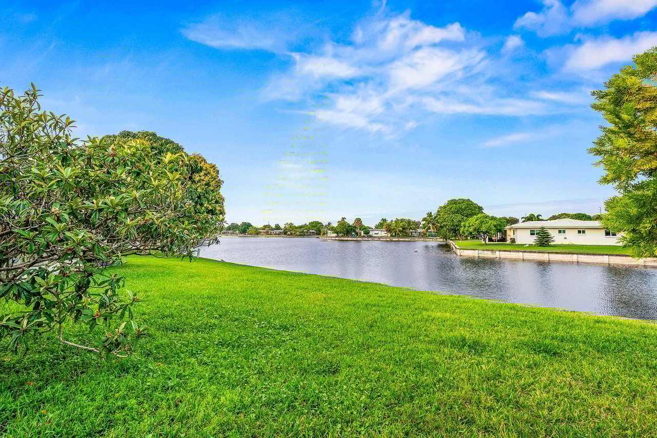 MAINLANDS OF TAMARAC LAKES