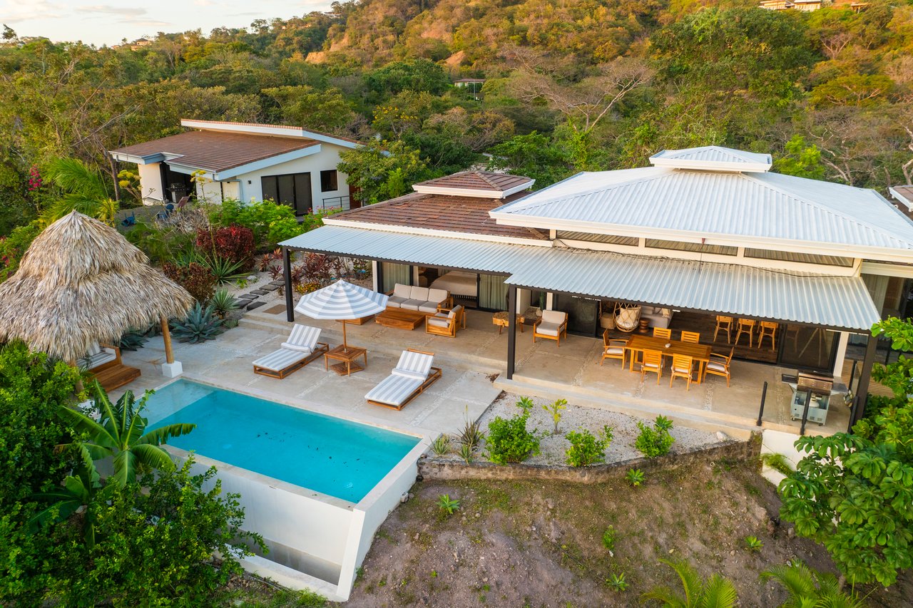 Casa Salinas – 3 beds ocean view home in playa grande