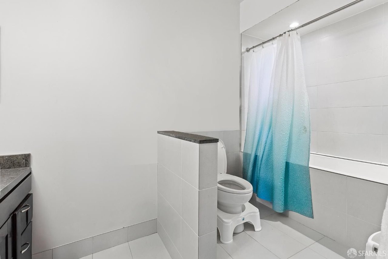2040 Broadway, Unit 102