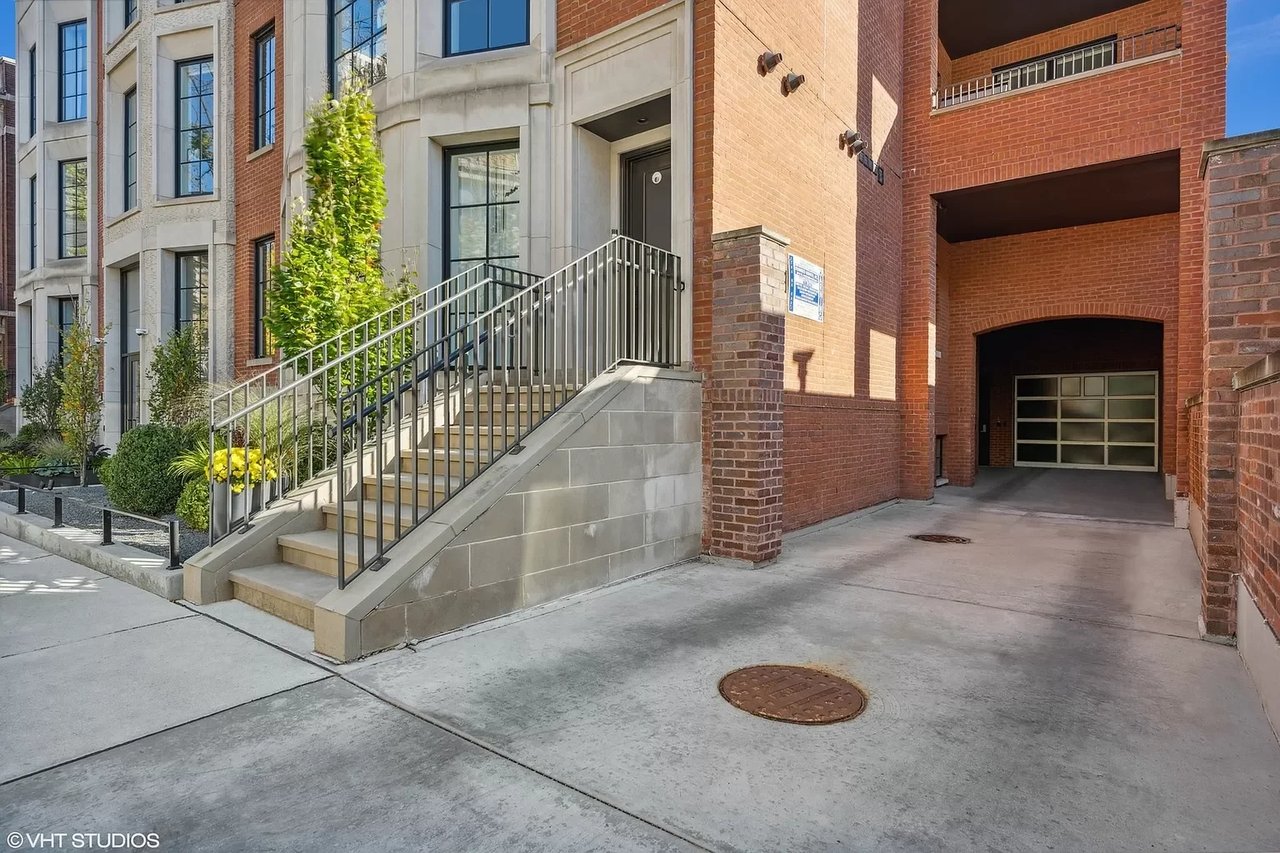 445 W Arlington