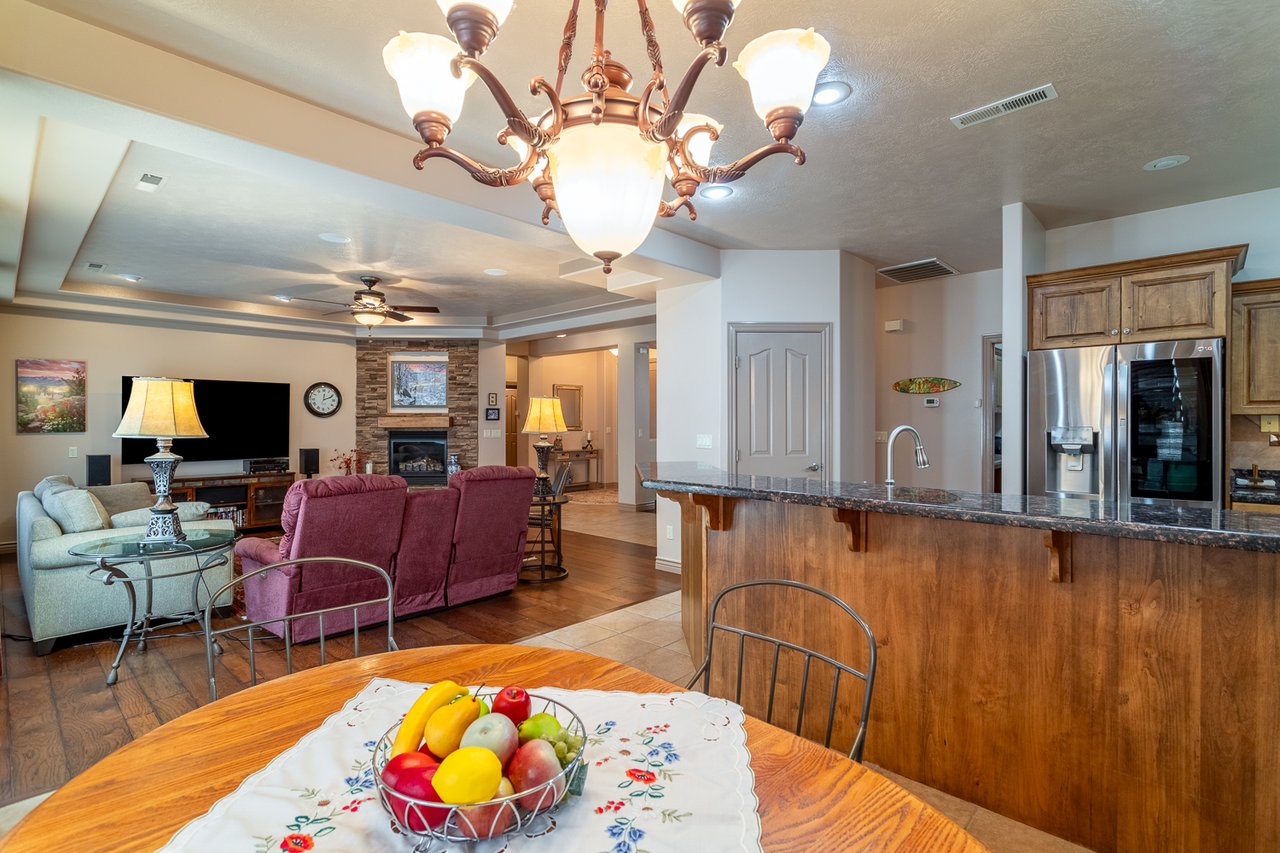 1319 W Red Butte Dr