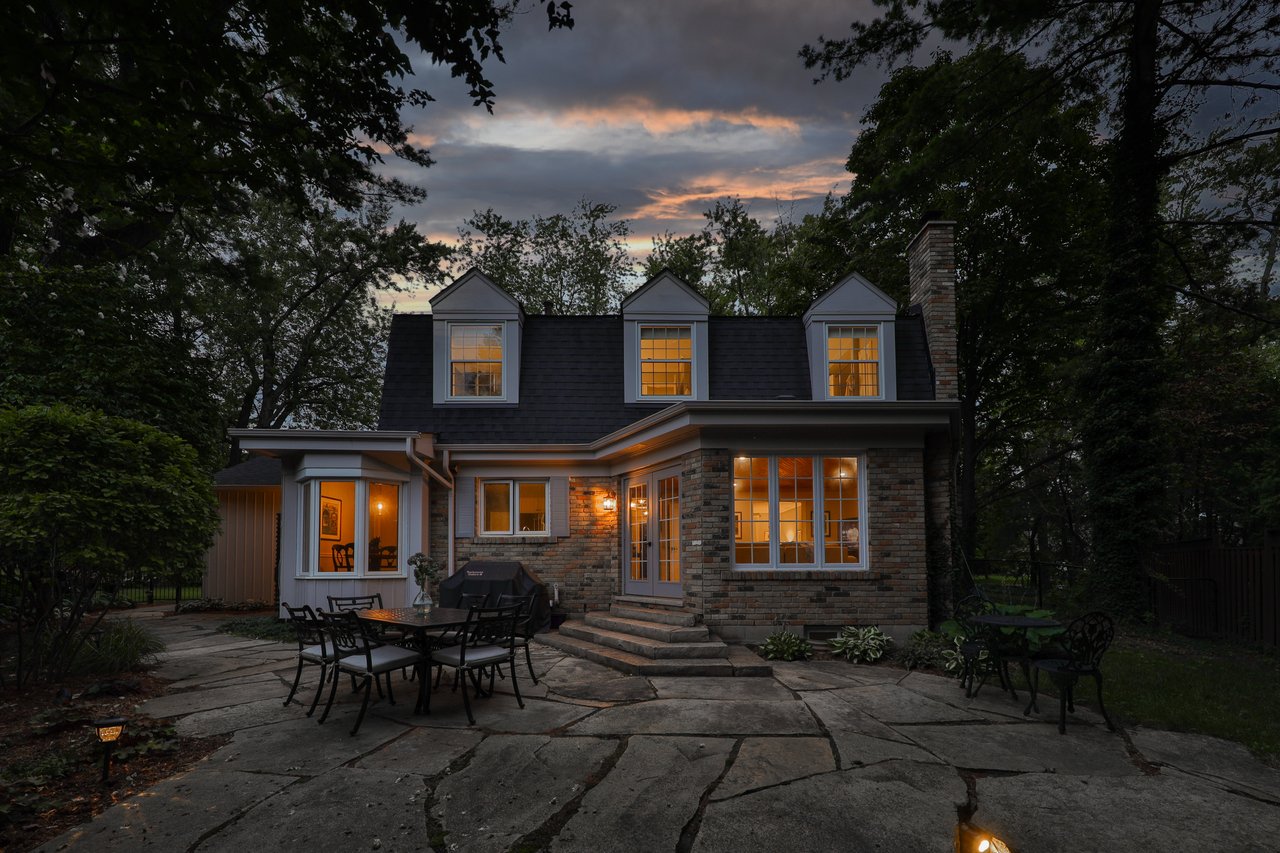 206 Rossmore Boulevard, Burlington