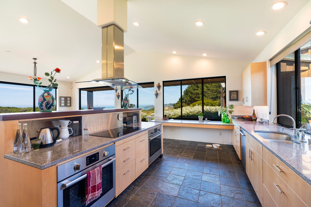 Sea Arches - 7000 S Hwy 1