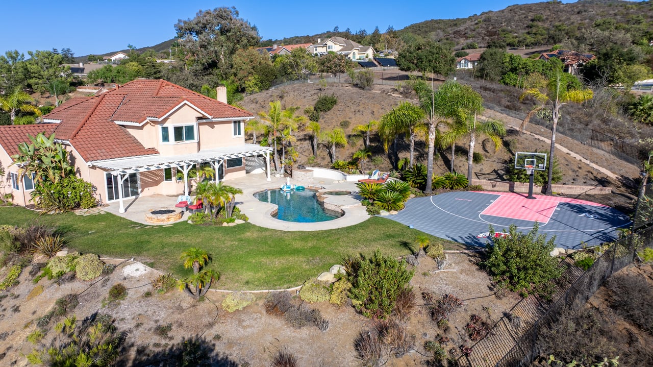 3356 Mountain Trail Avenue