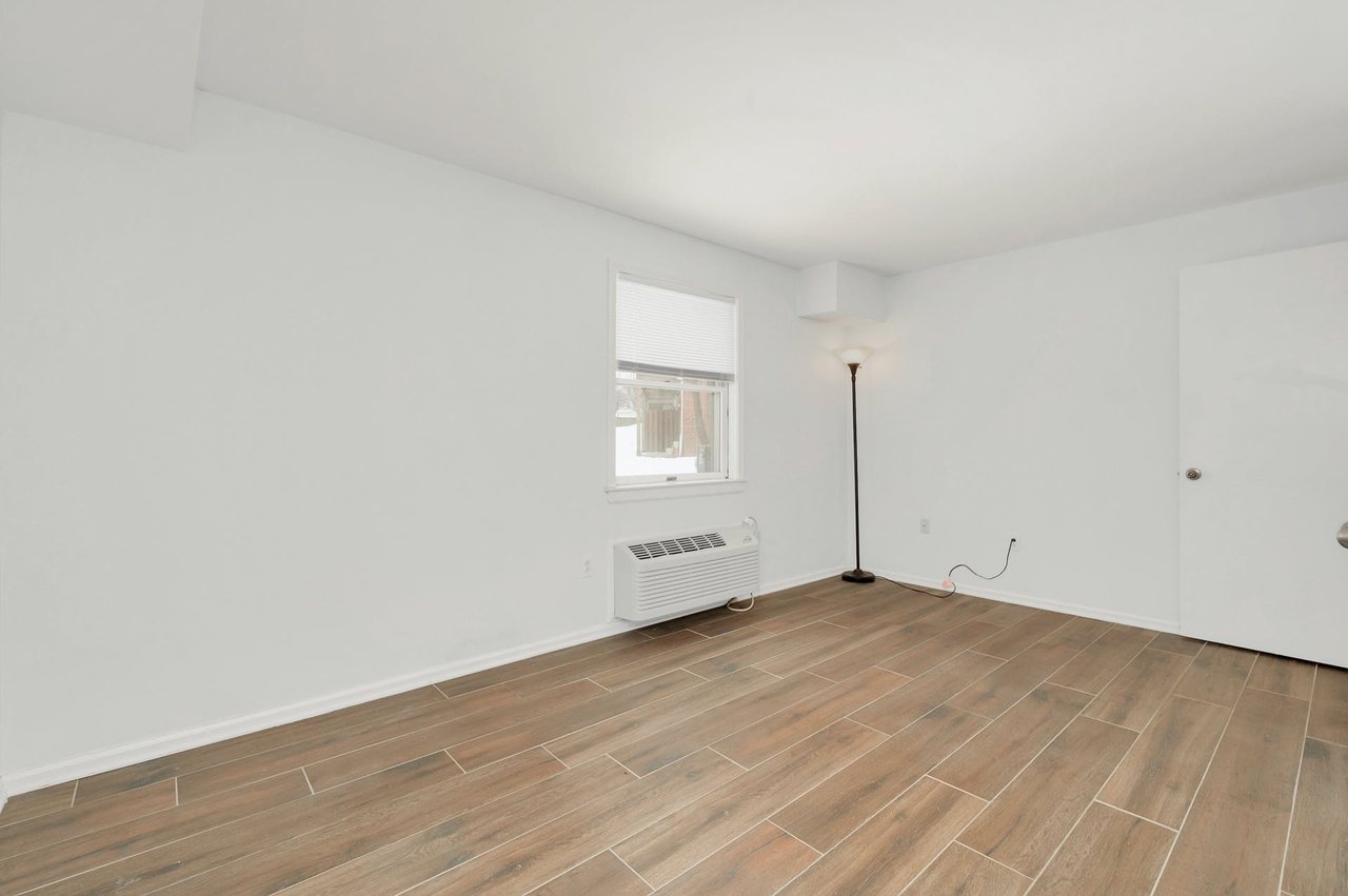 50 Pine St, C211
