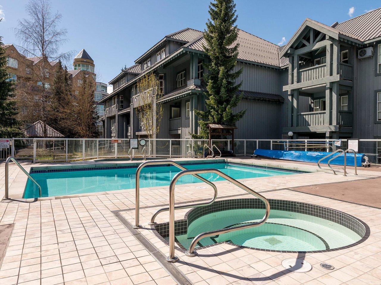 104-4573 Chateau Blvd