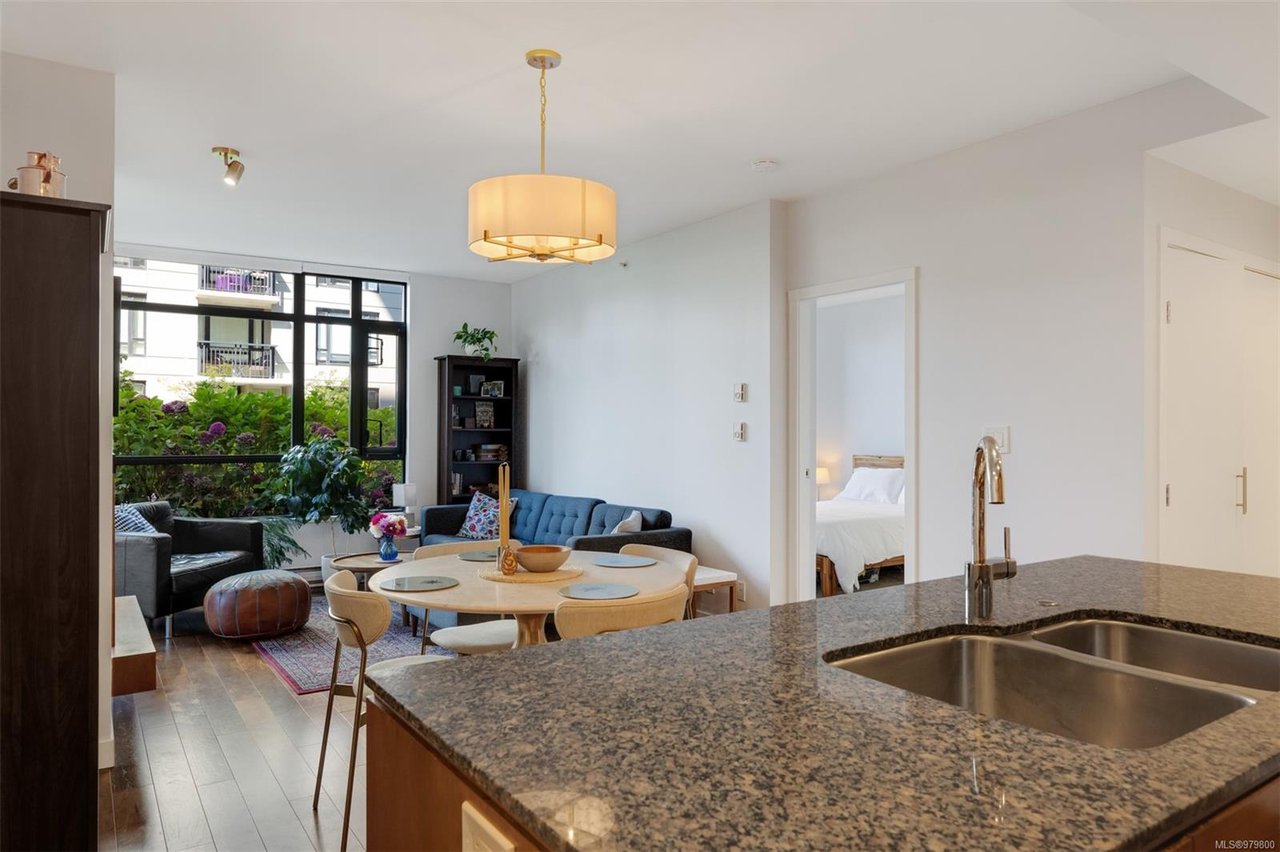 201-788 Humboldt St