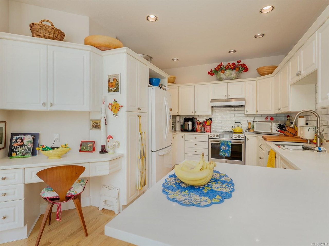 24-5187 Cordova Bay Rd