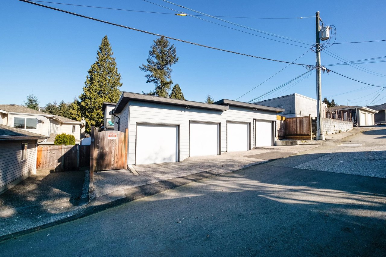 233 W 19th St