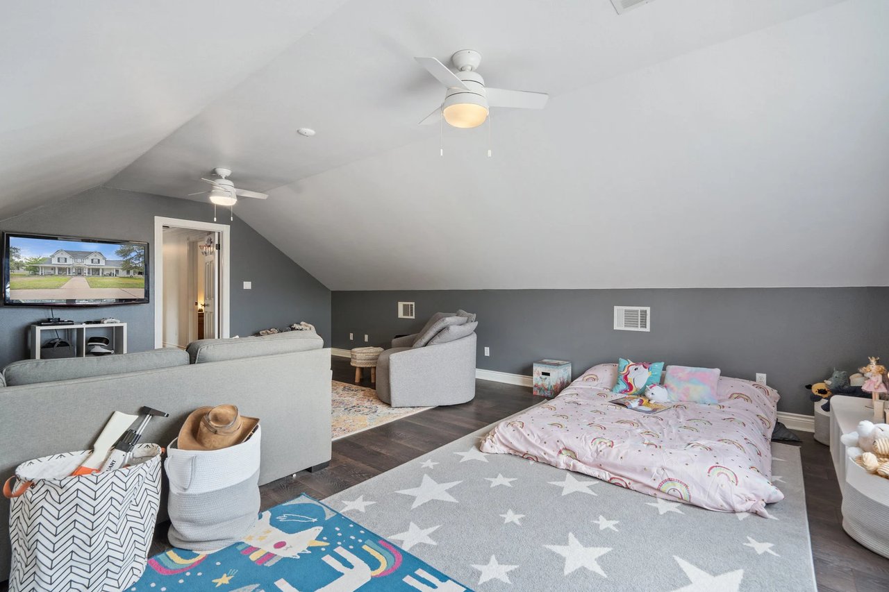 105 Roanoak Dr
