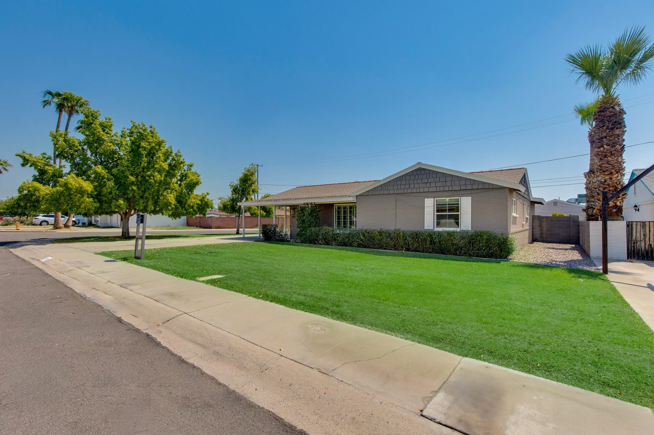821 E Cavalier Dr.