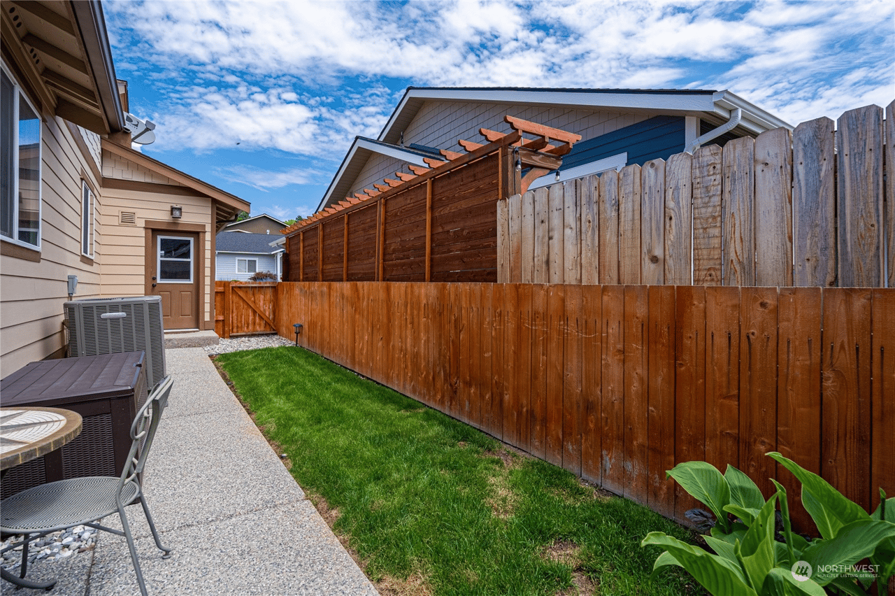 393 Ridgewood Dr