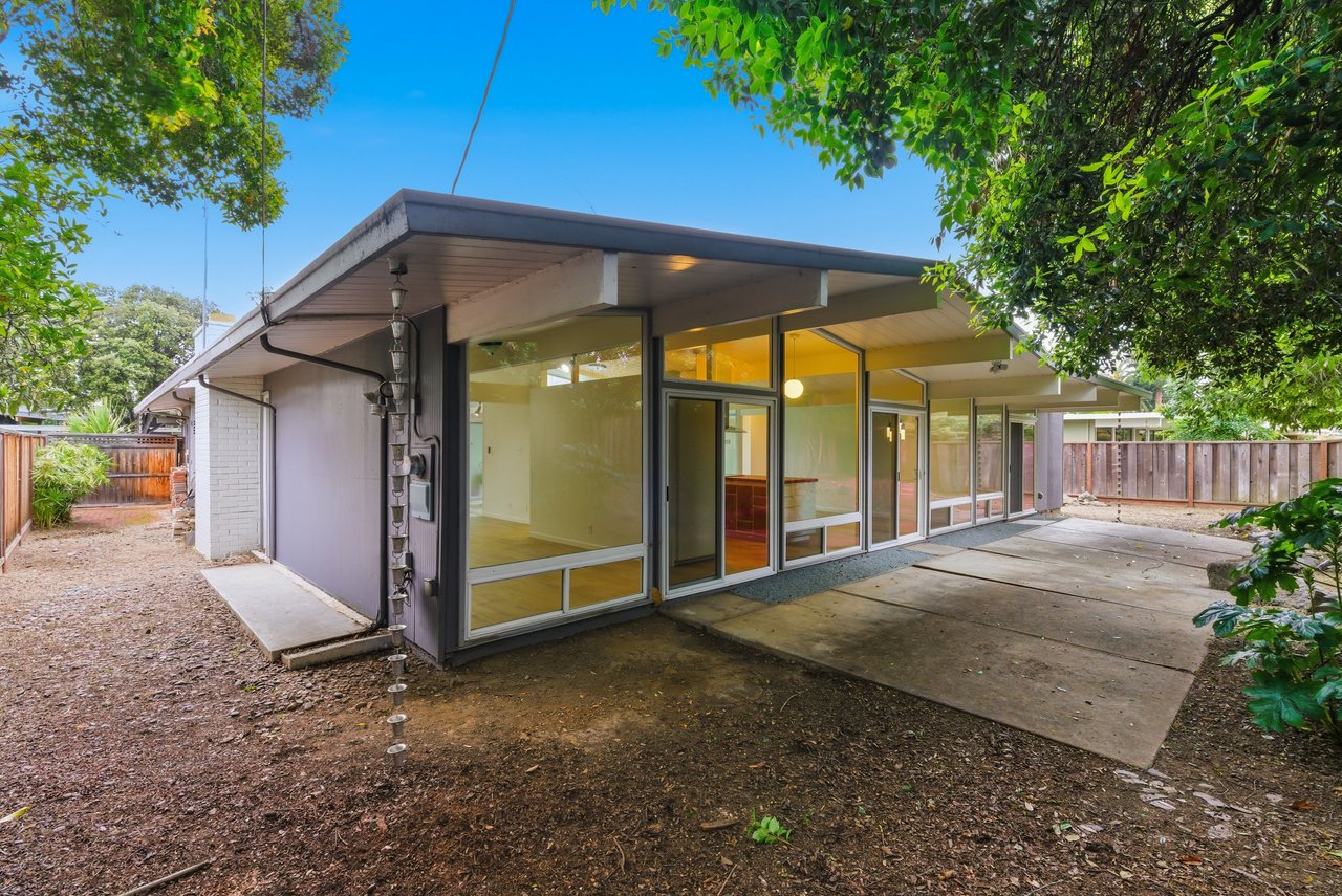 618 Sheraton Drive