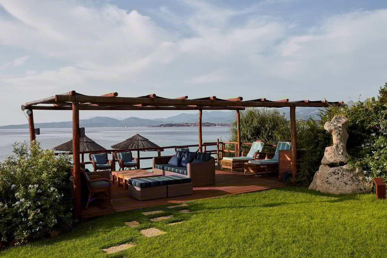 Breathtaking Beachfront Vacation Villa