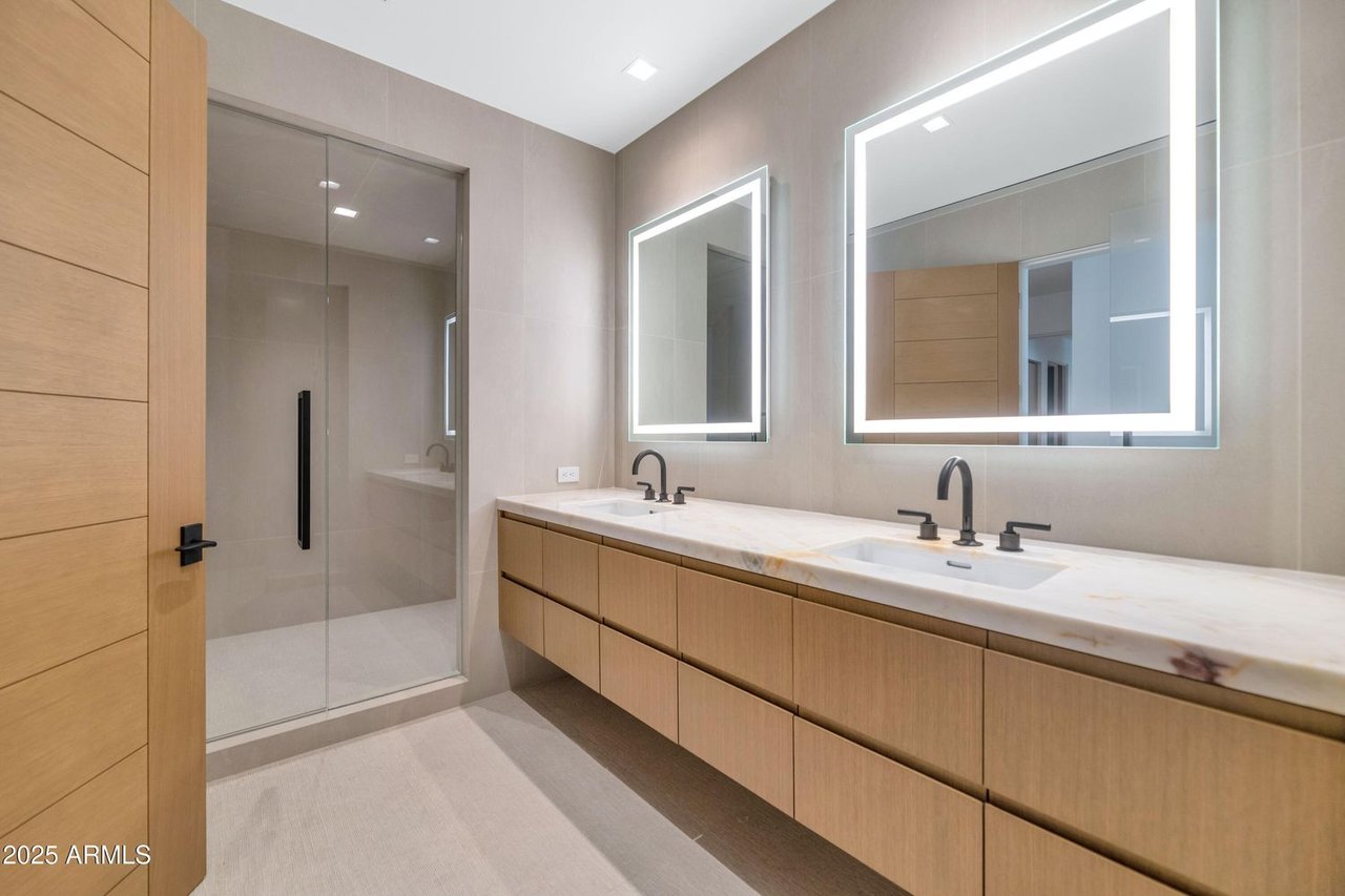 6587 N Palmeraie Blvd, #1051