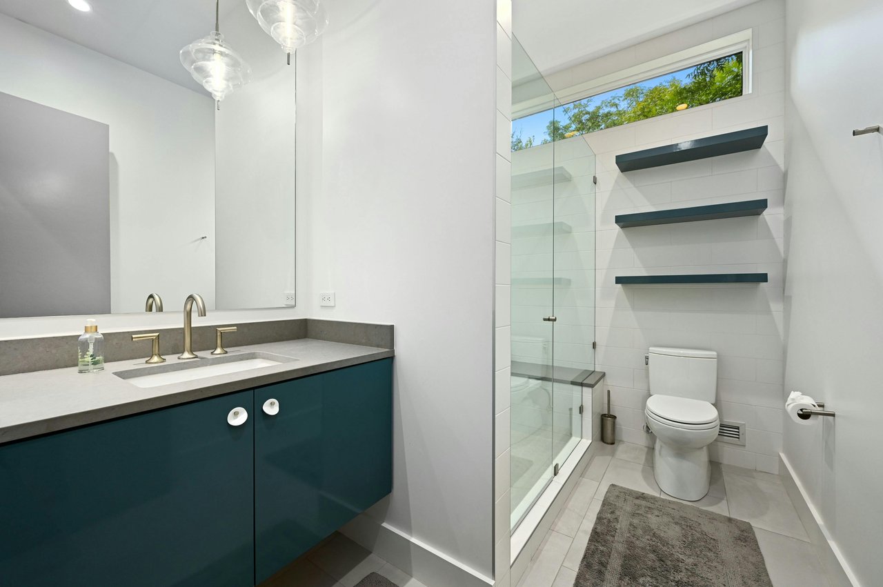 4705 & 4709 Island CV