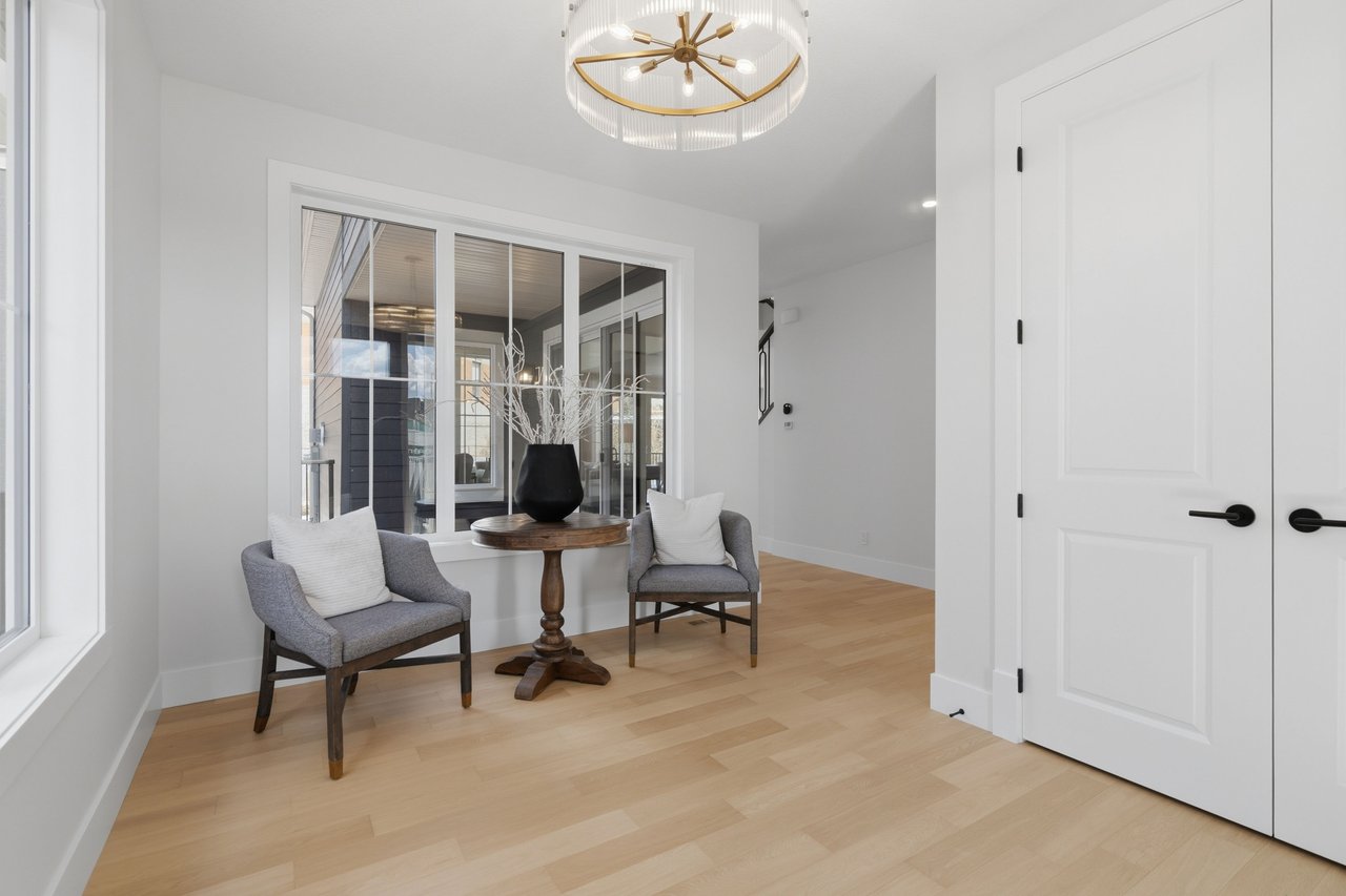 378 Bessborough Drive SW