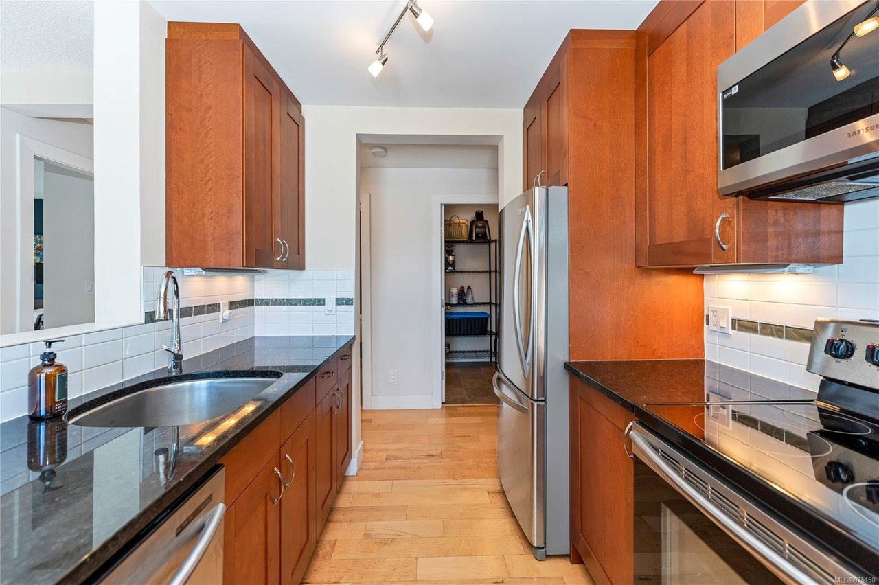 304-2515 Dowler Pl
