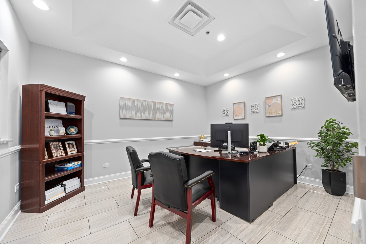 2005 S Bloomingdale Road Unit: G