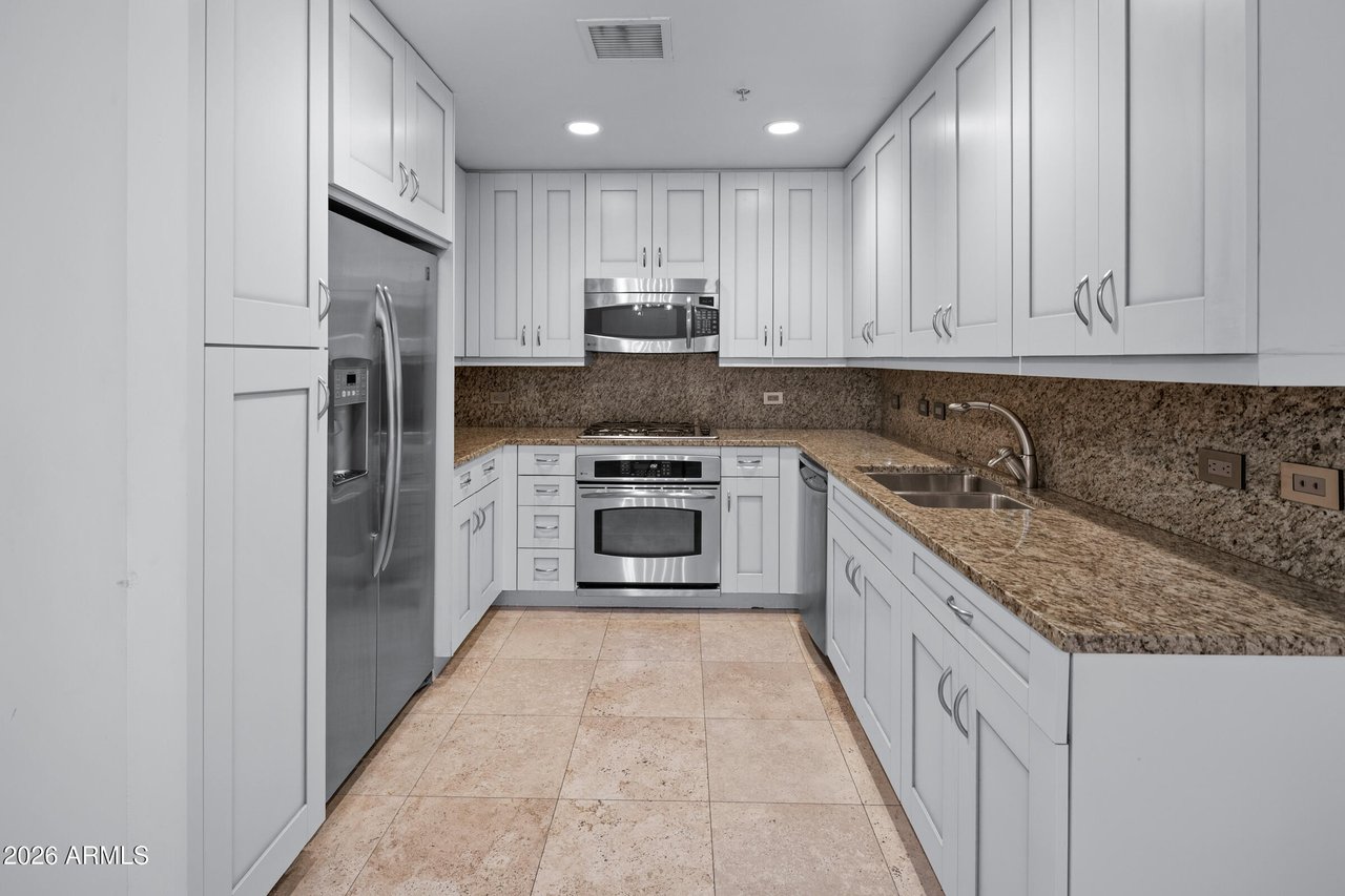 7161 E Rancho Vista Dr, #1004