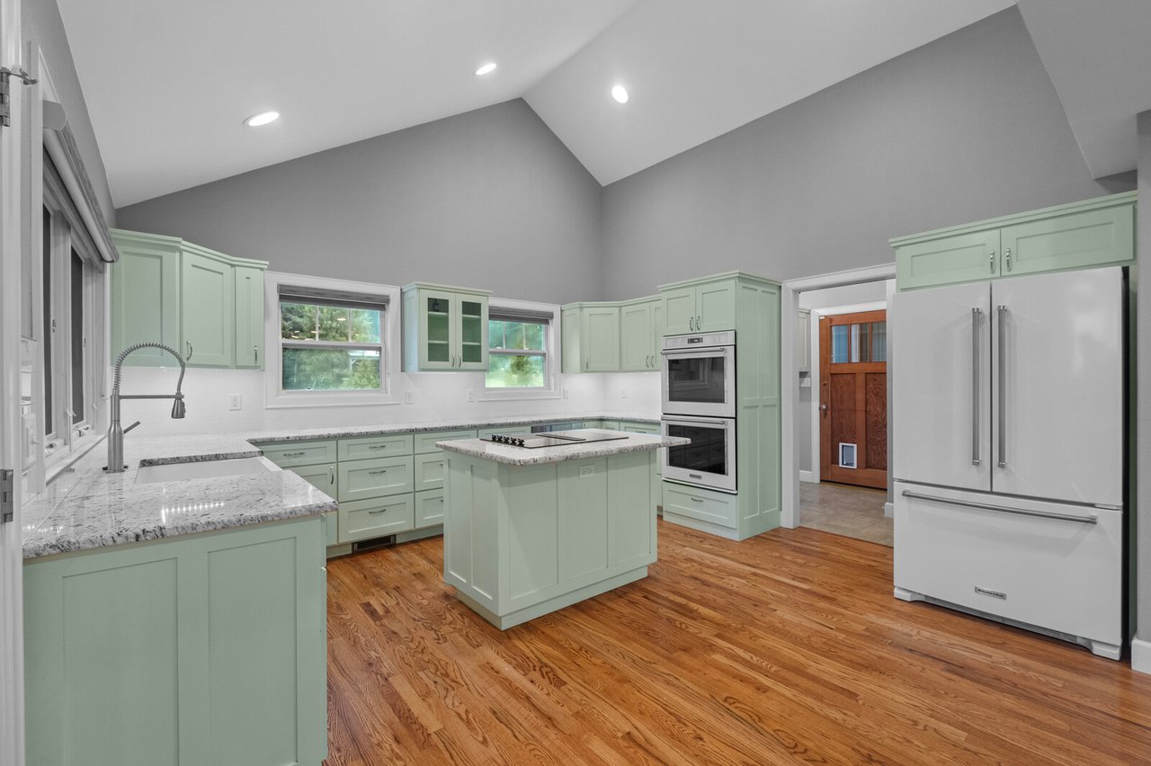 19123 Hill Rd, Springdale, AR 72764