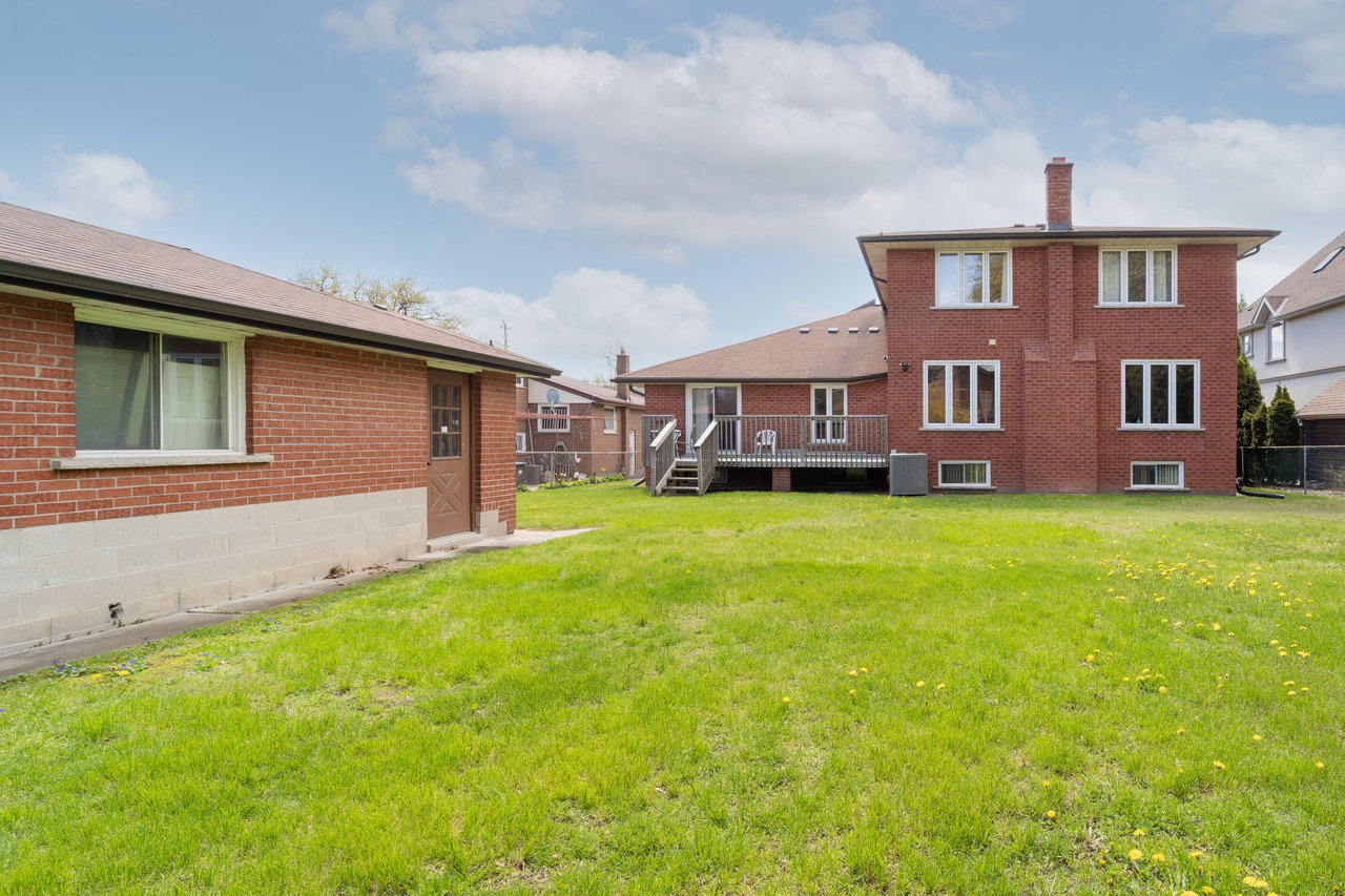 1351 Haig Blvd