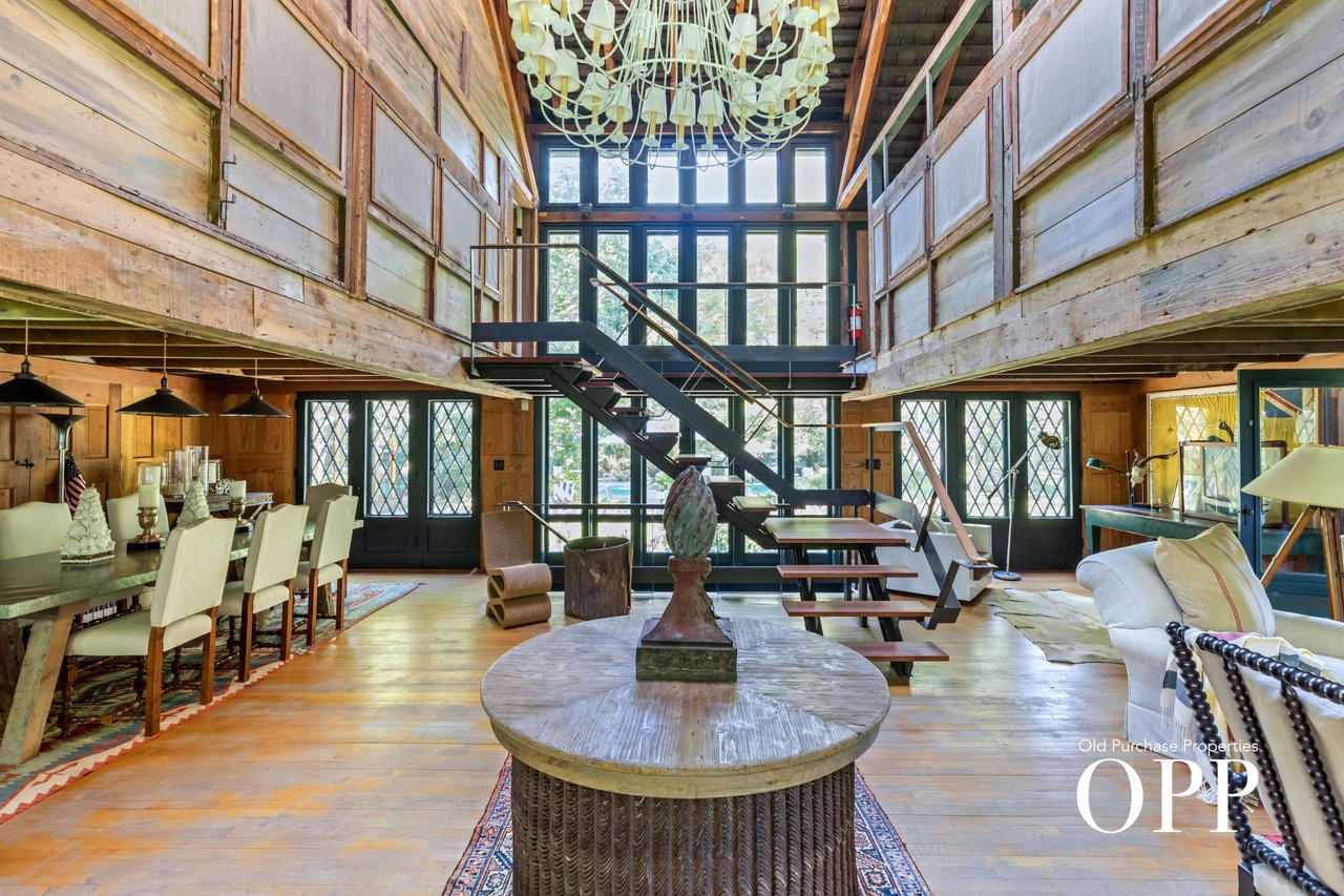 AN EXQUISITE CARRIAGE HOUSE