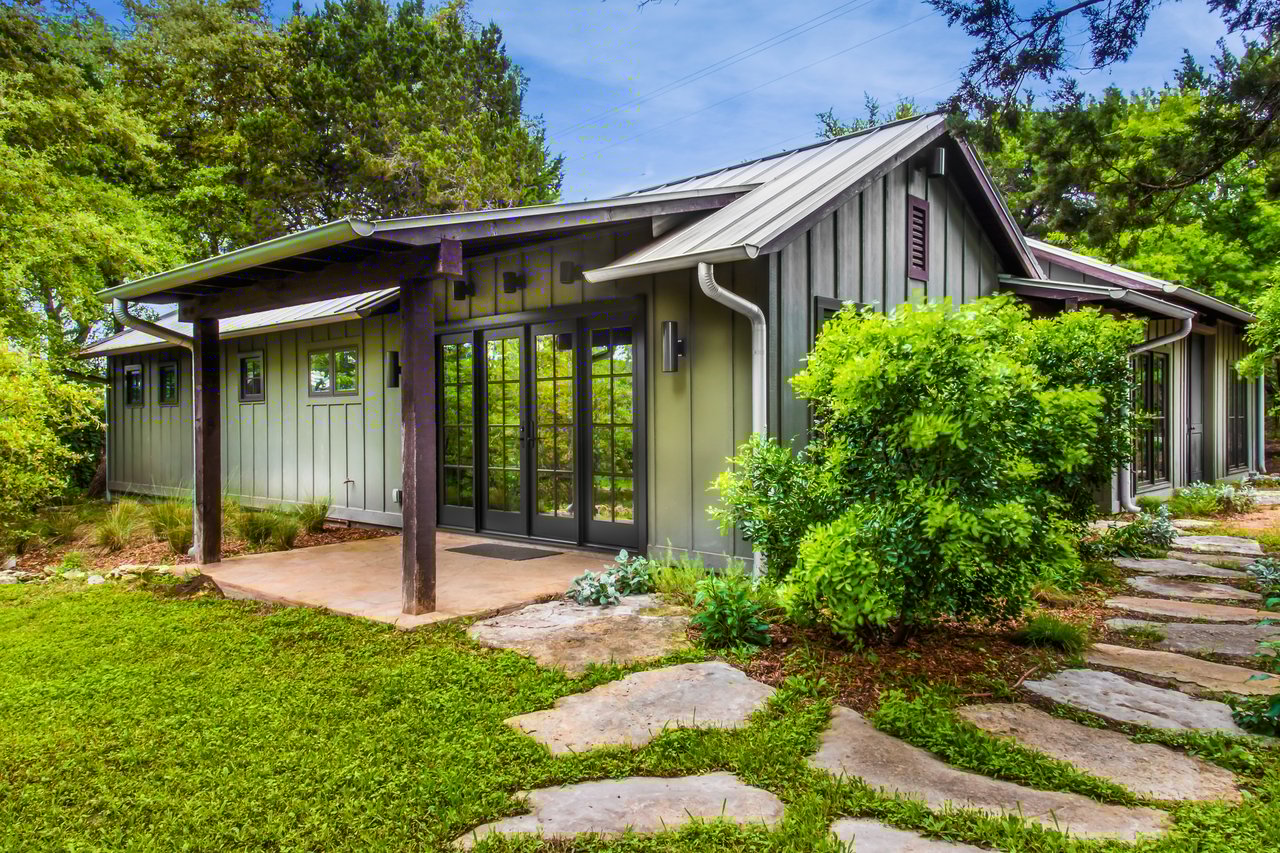 Cabin 2-designed by Shiflet Architects