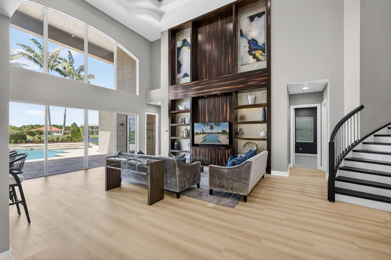 11135 Lynwood Palm Way