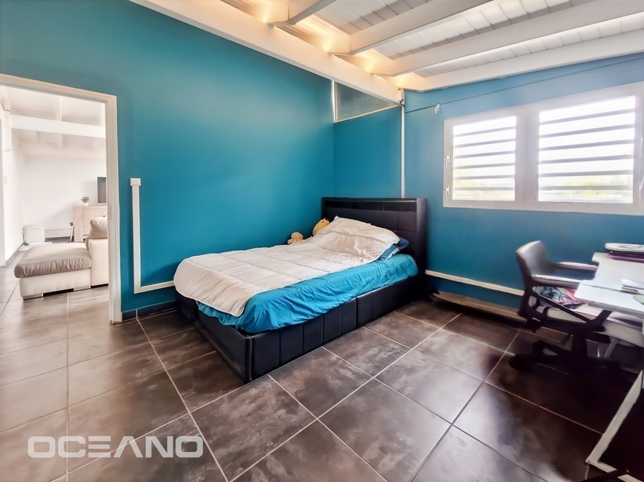 4-bedroom house with garden 