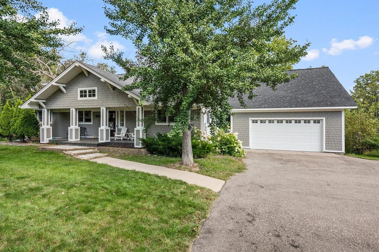 Updated Rambler in the Heart of Minnetonka
