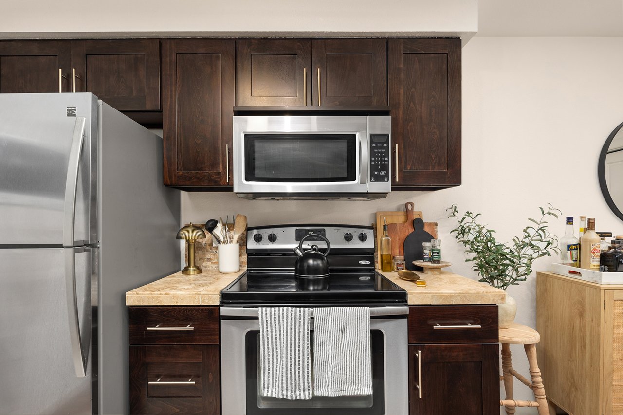 215 9th Street Unit: D102