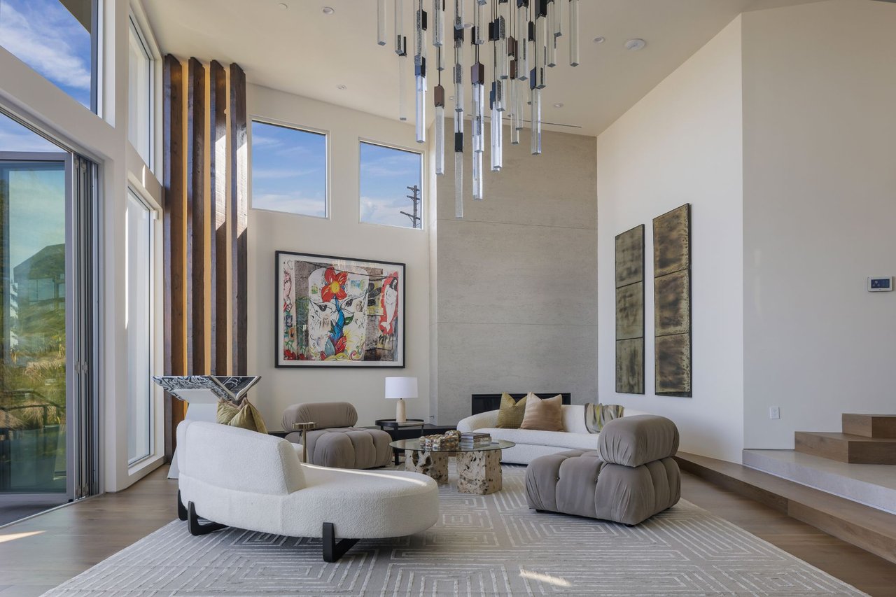 9270 Kinglet Dr, Hollywood Hills