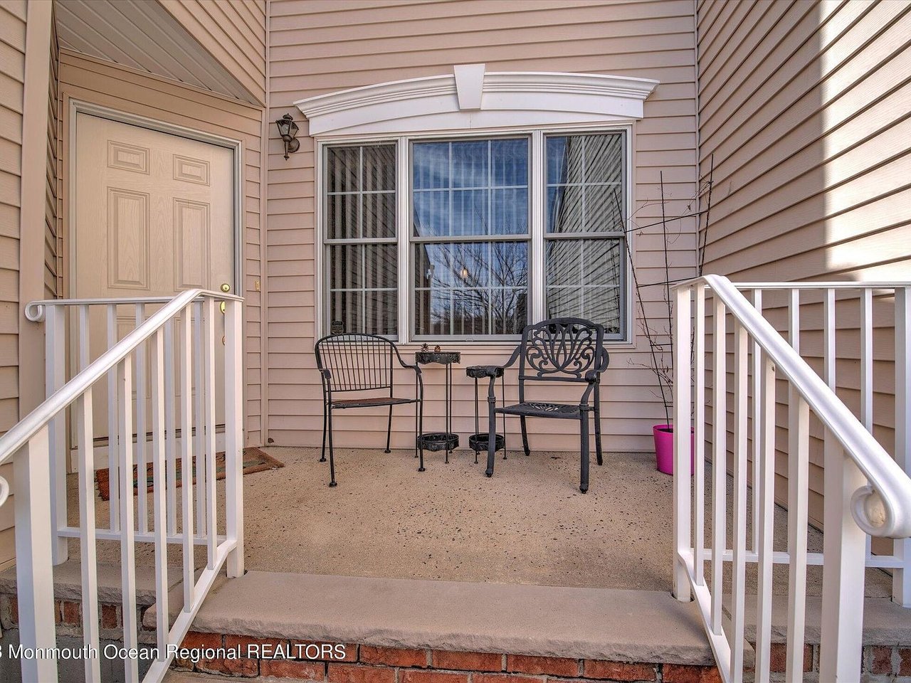 52 Smock Court