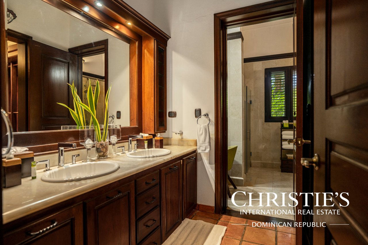 Villa Shangri-la – Caribbean Oceanfront Villa