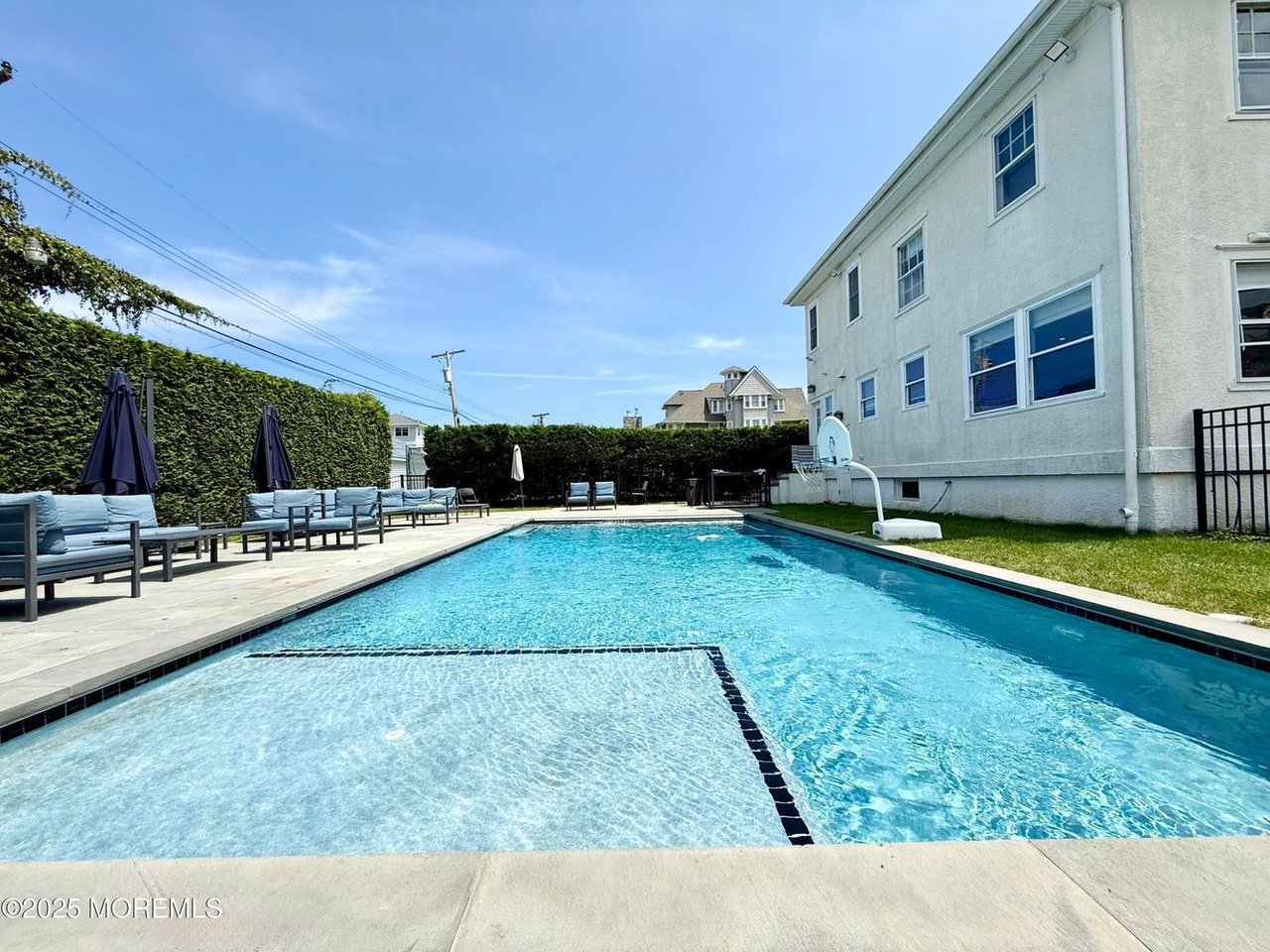 125 Cedar Ave