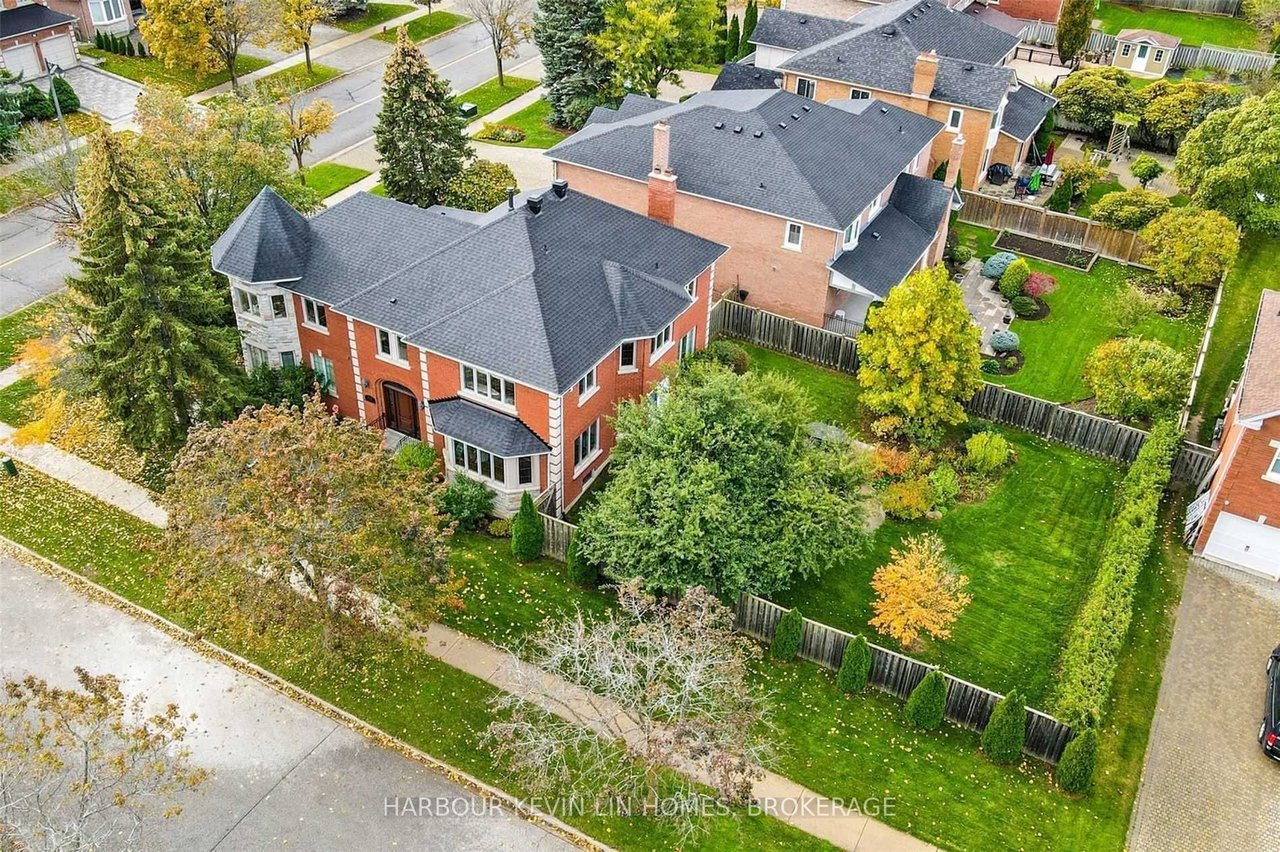 232 Strathearn Ave