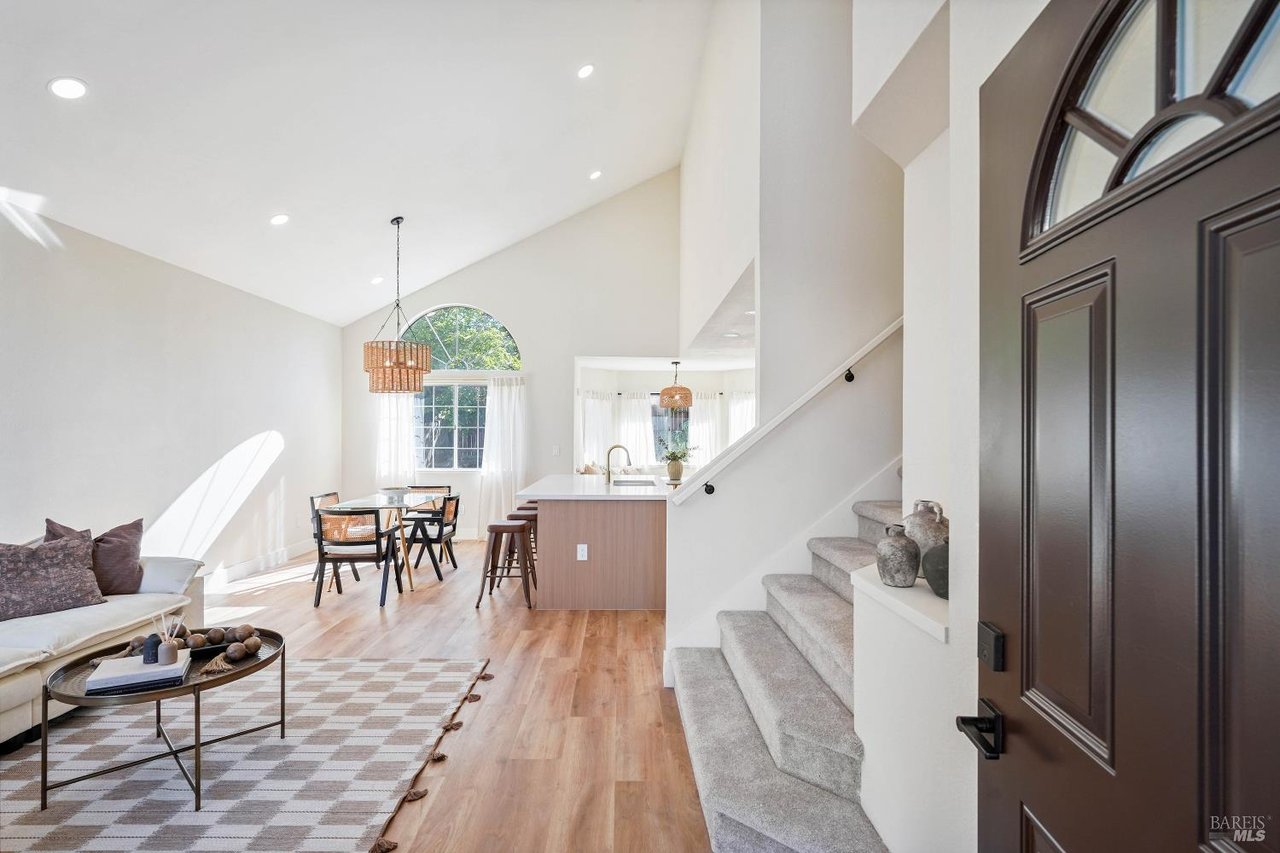 5050 Lakeview Circle