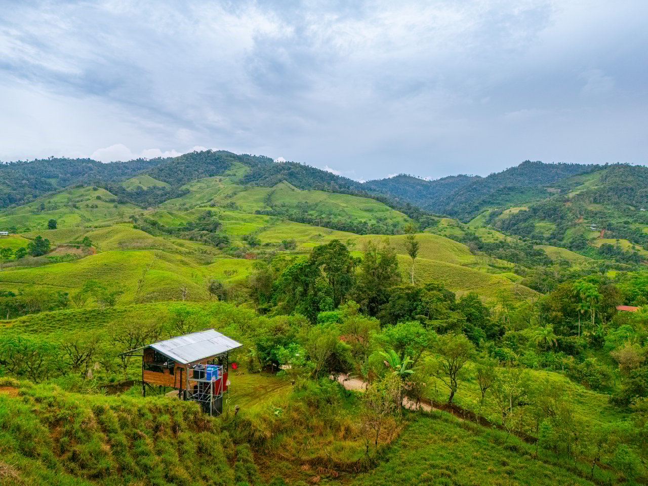 Off Grid Cabin - San Vito with Amazing Mountain Views