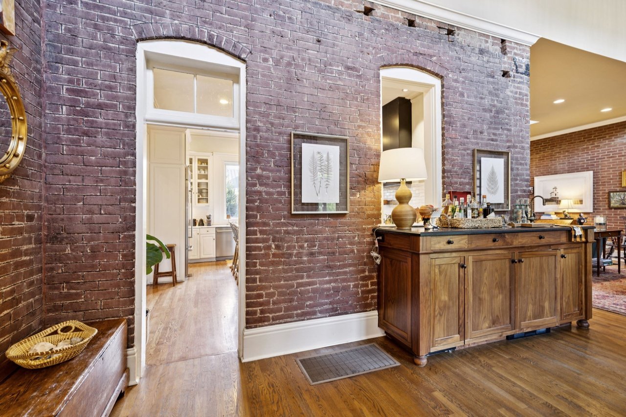 214 3rd Ave S