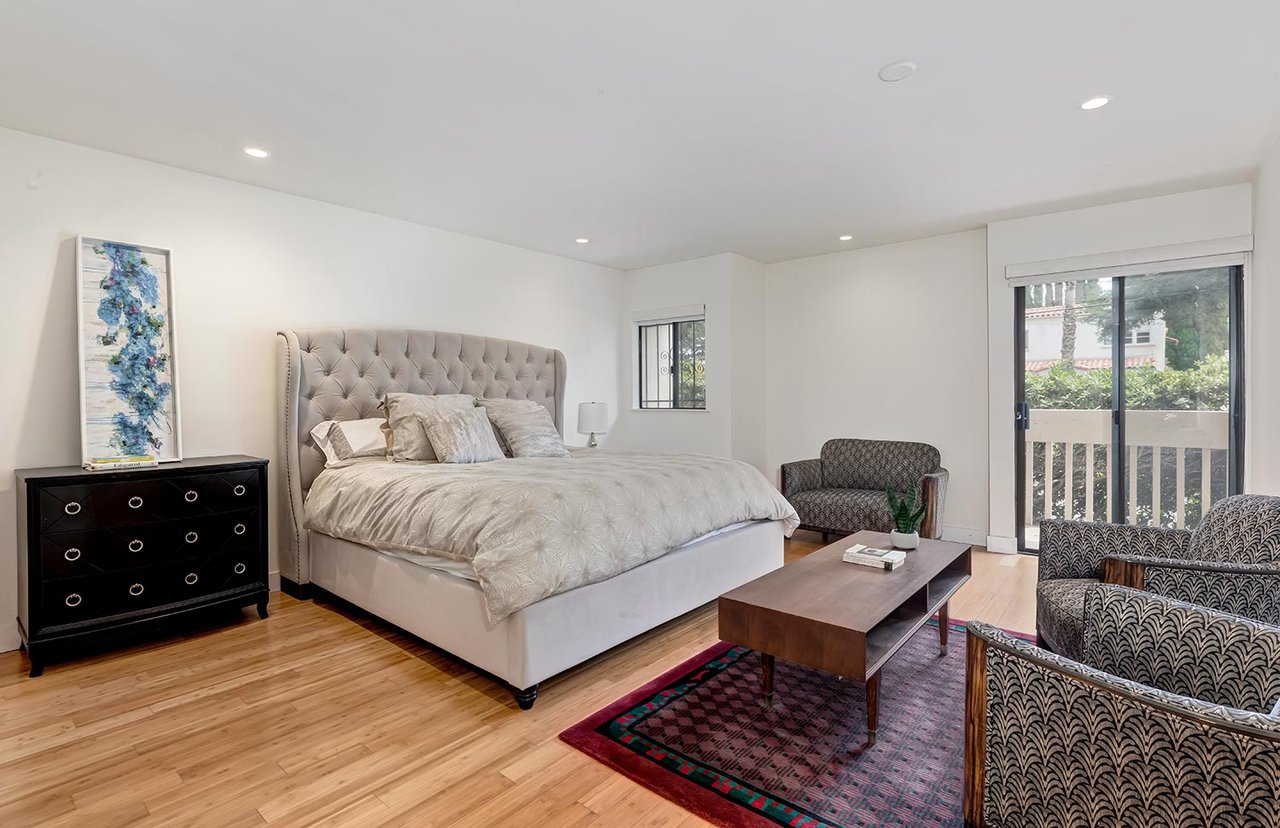 858 12th Street #4