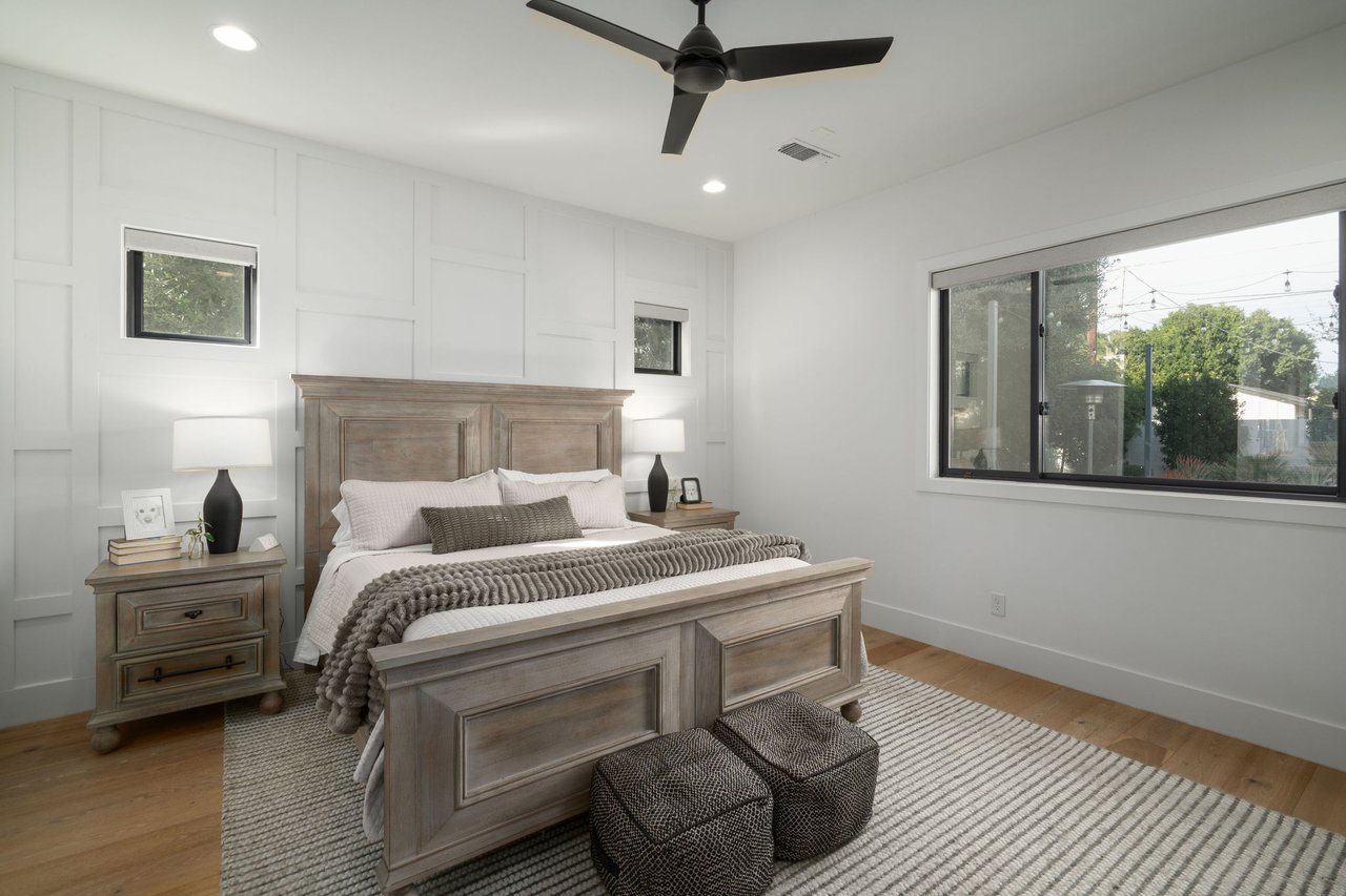 3226 E GLENROSA Avenue