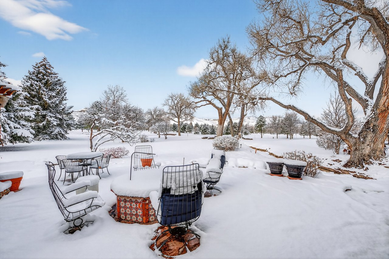 Stunning Home On The Rolling Hills Golf Course
