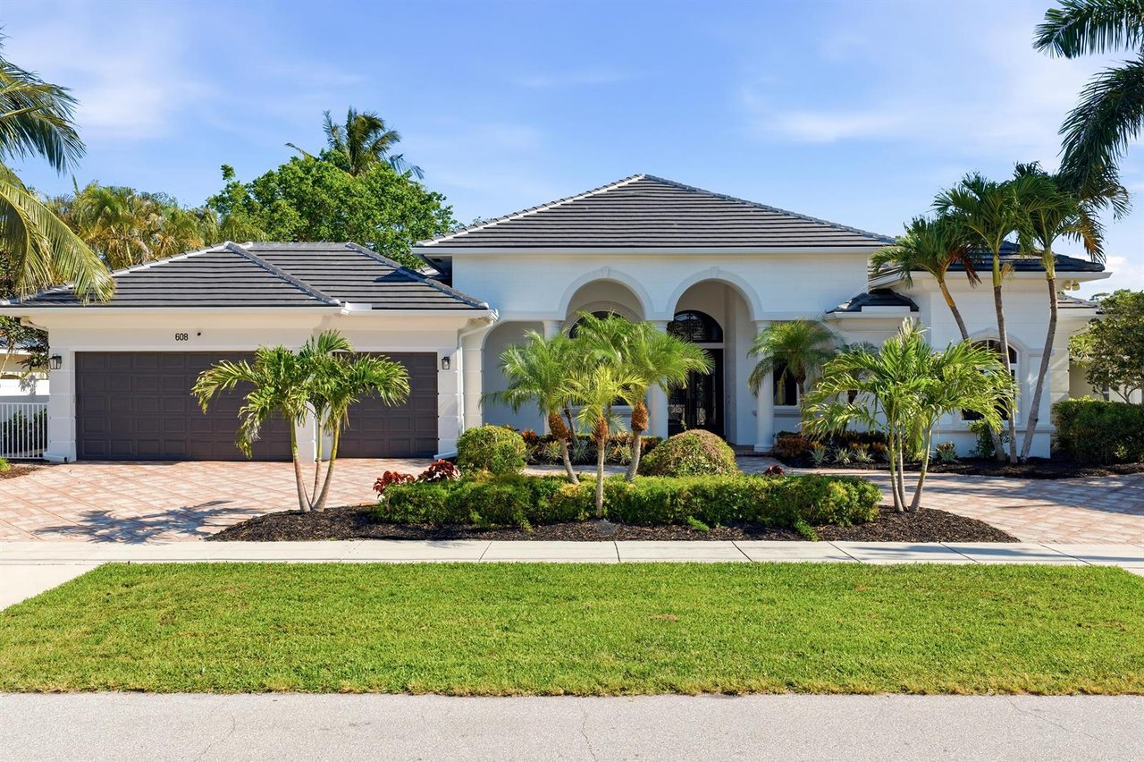  608 Inlet Rd