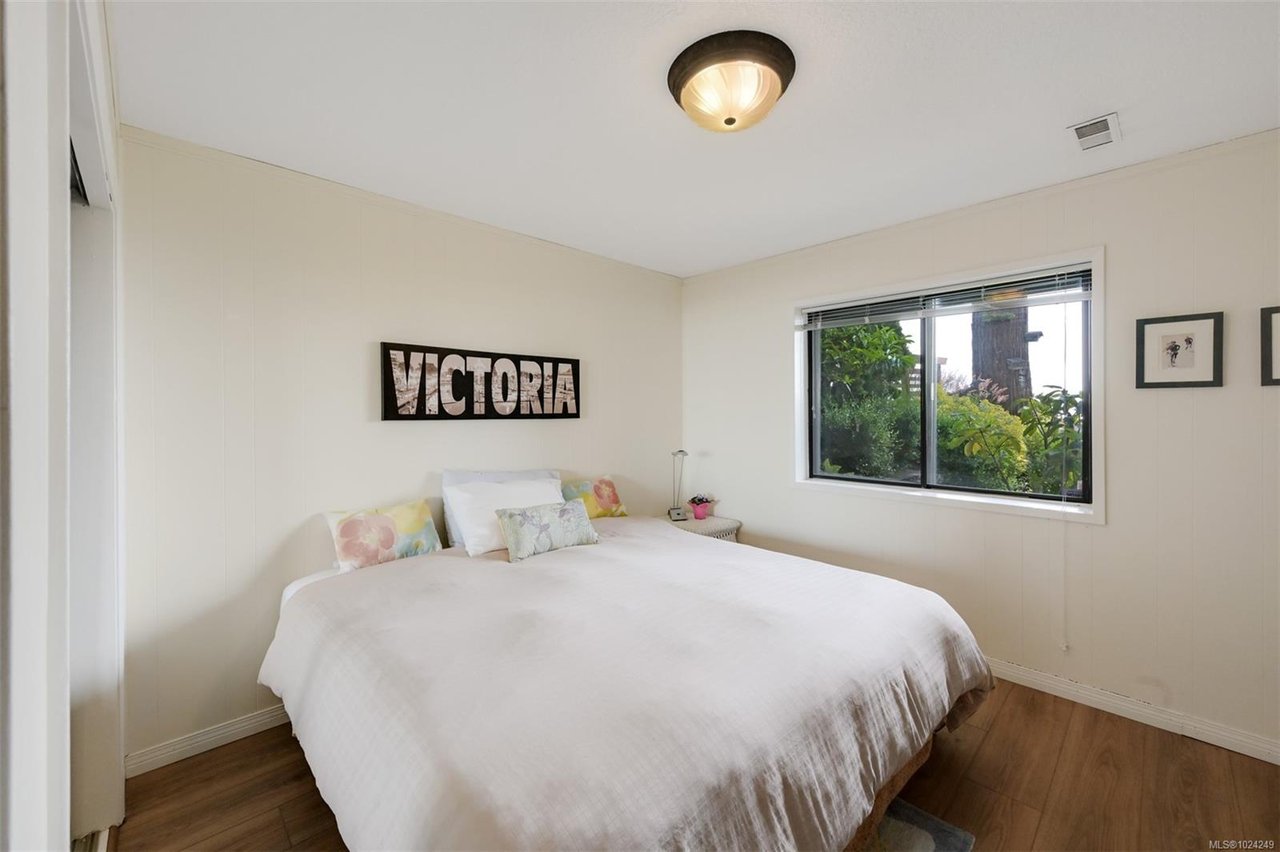 5299 Parker Ave